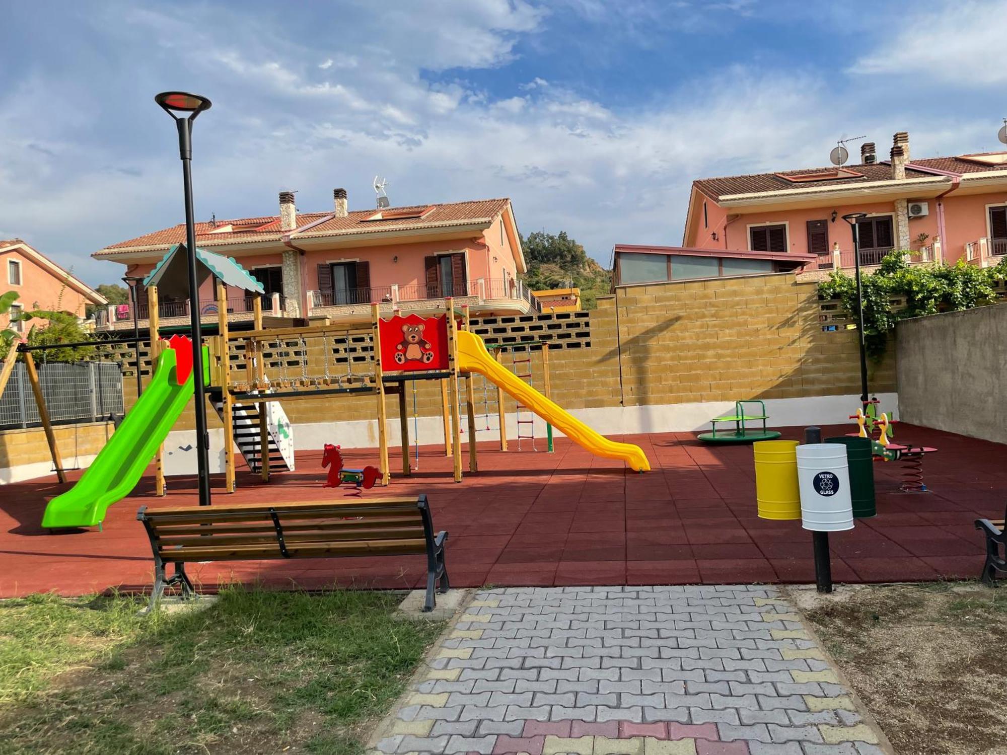 Residence Don Turi Виллафранка-Тиррена Экстерьер фото